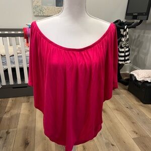Boston Proper fuschia short sleeve top. Very flattering
